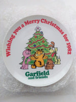 Garfield 1982 Christmas Plate Sample-We Got Character