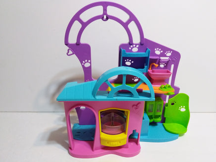 Polly Pocket Playtime Doll Pet Shop-We Got Character